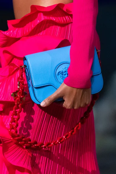 Look 37
